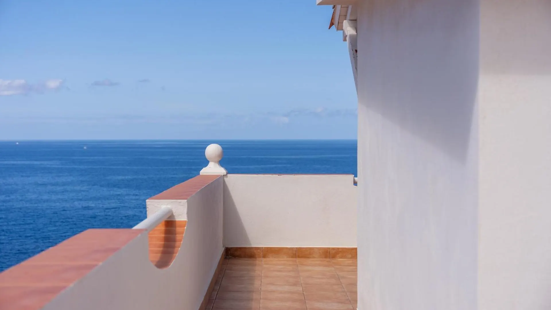 Villa Blanca Callao Salvaje