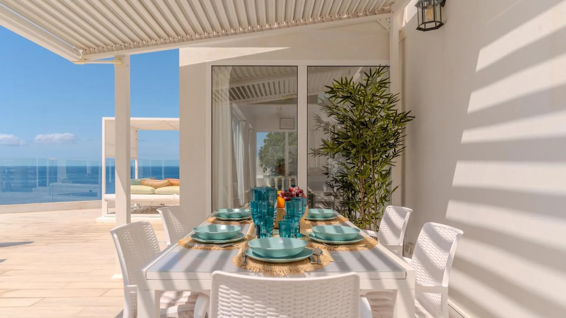 Villa Blanca Callao Salvaje