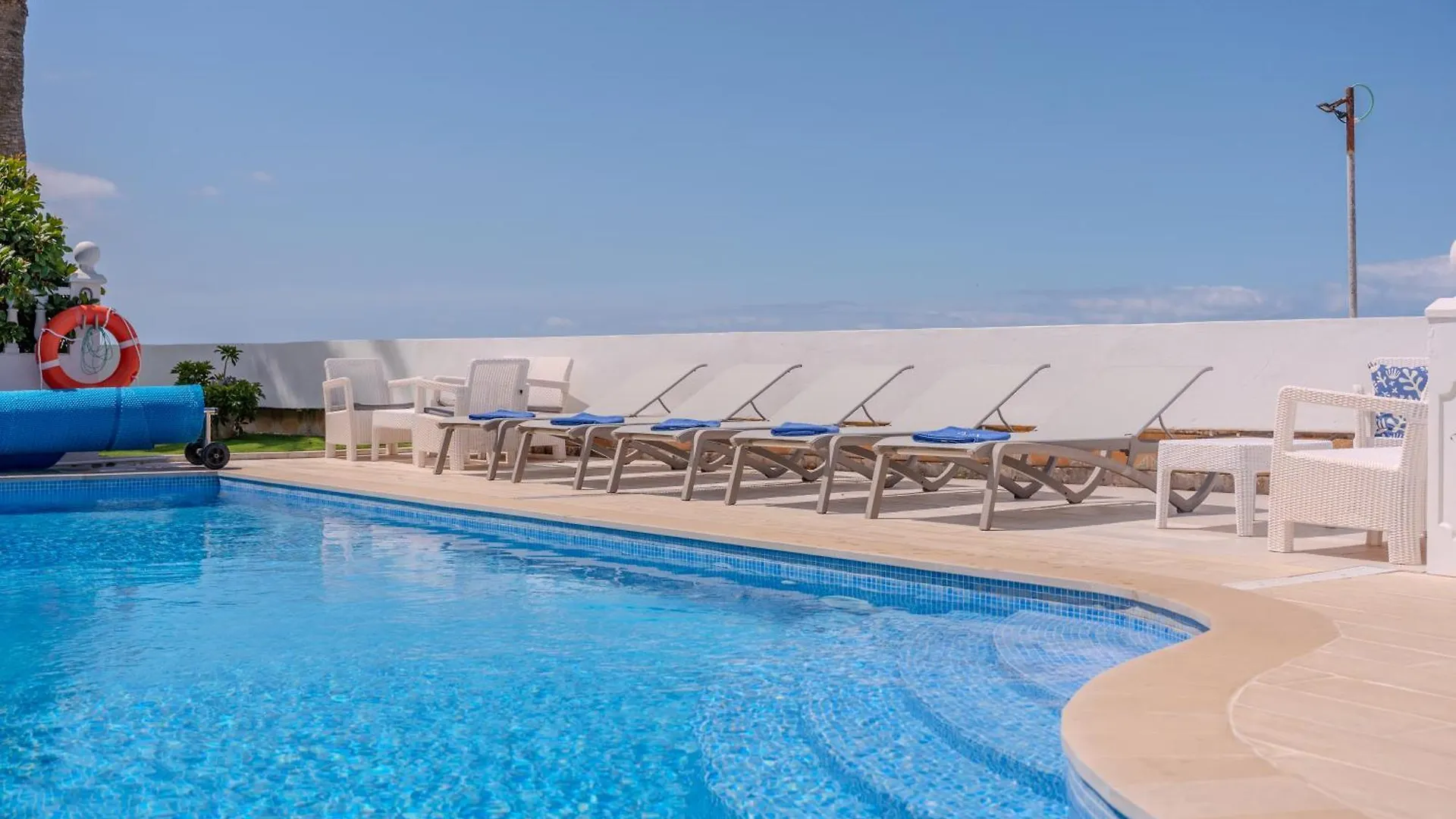 Villa Blanca Callao Salvaje