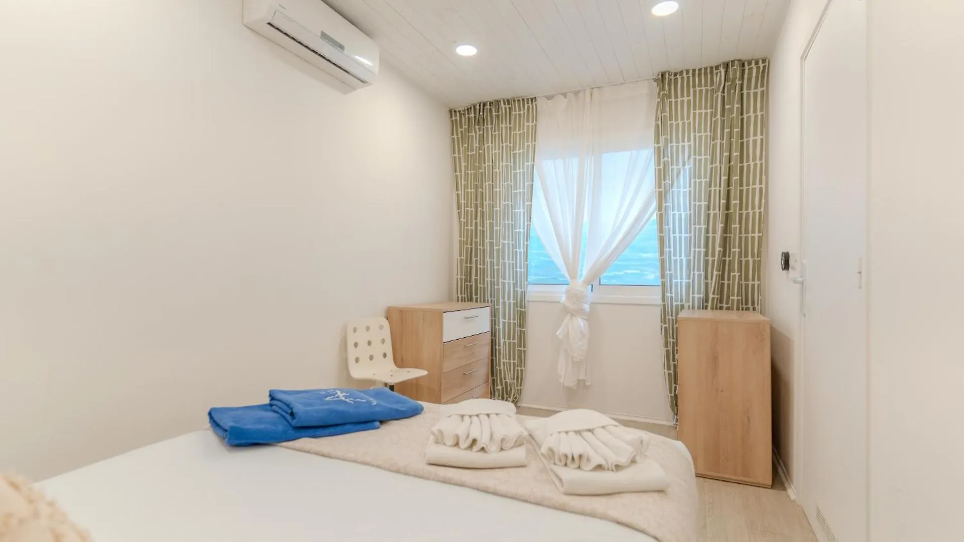 Villa Blanca Callao Salvaje