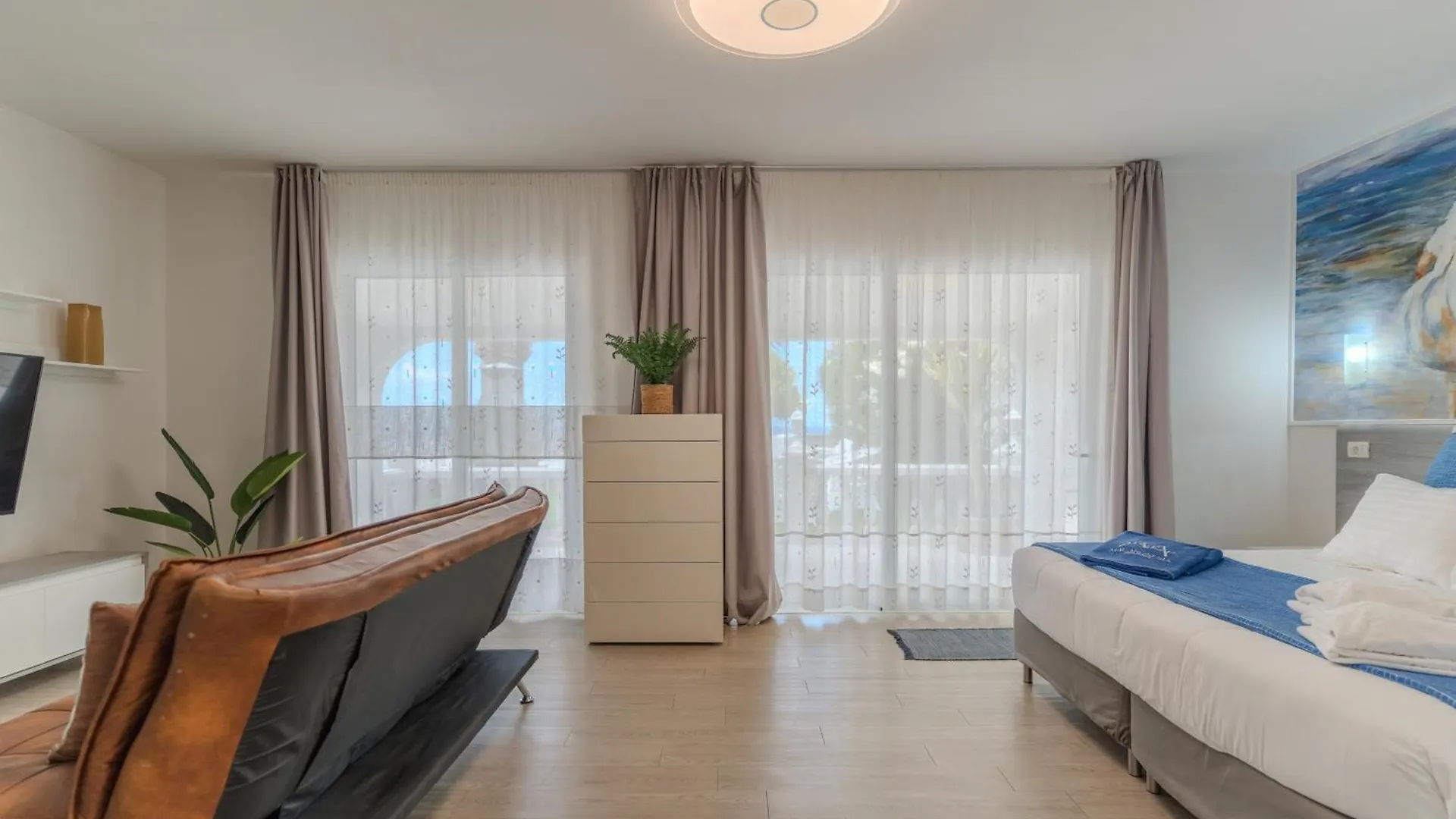 Villa Blanca Callao Salvaje