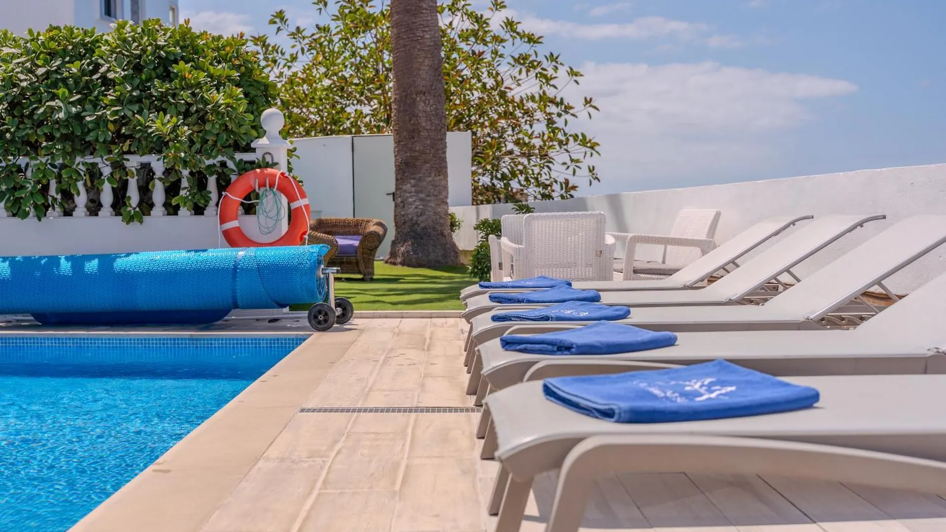 Villa Blanca Callao Salvaje