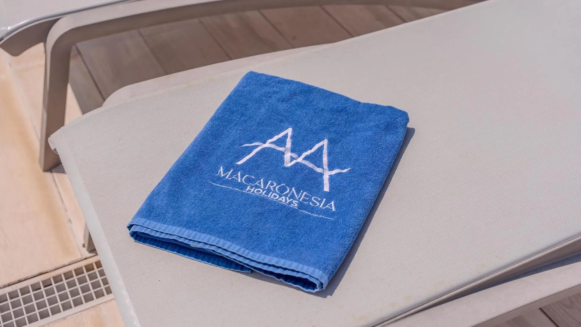 Villa Blanca Callao Salvaje